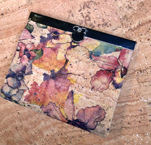 Load image into Gallery viewer, Small Frame Clasp Cork Wallet - Orchid Print