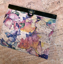 Load image into Gallery viewer, Small Frame Clasp Cork Wallet - Orchid Print